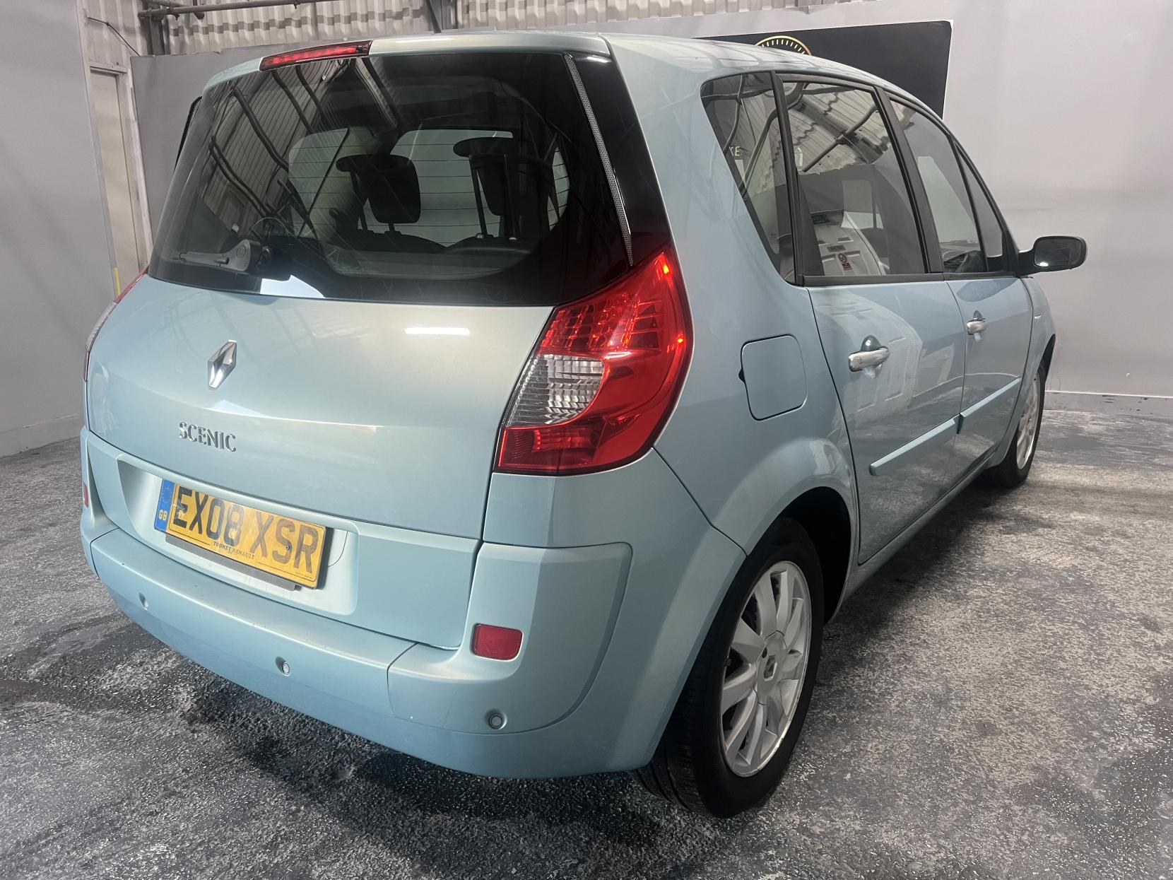 Renault Scenic 1.6 VVT Dynamique MPV 5dr Petrol Manual (182 g/km, 111 bhp)