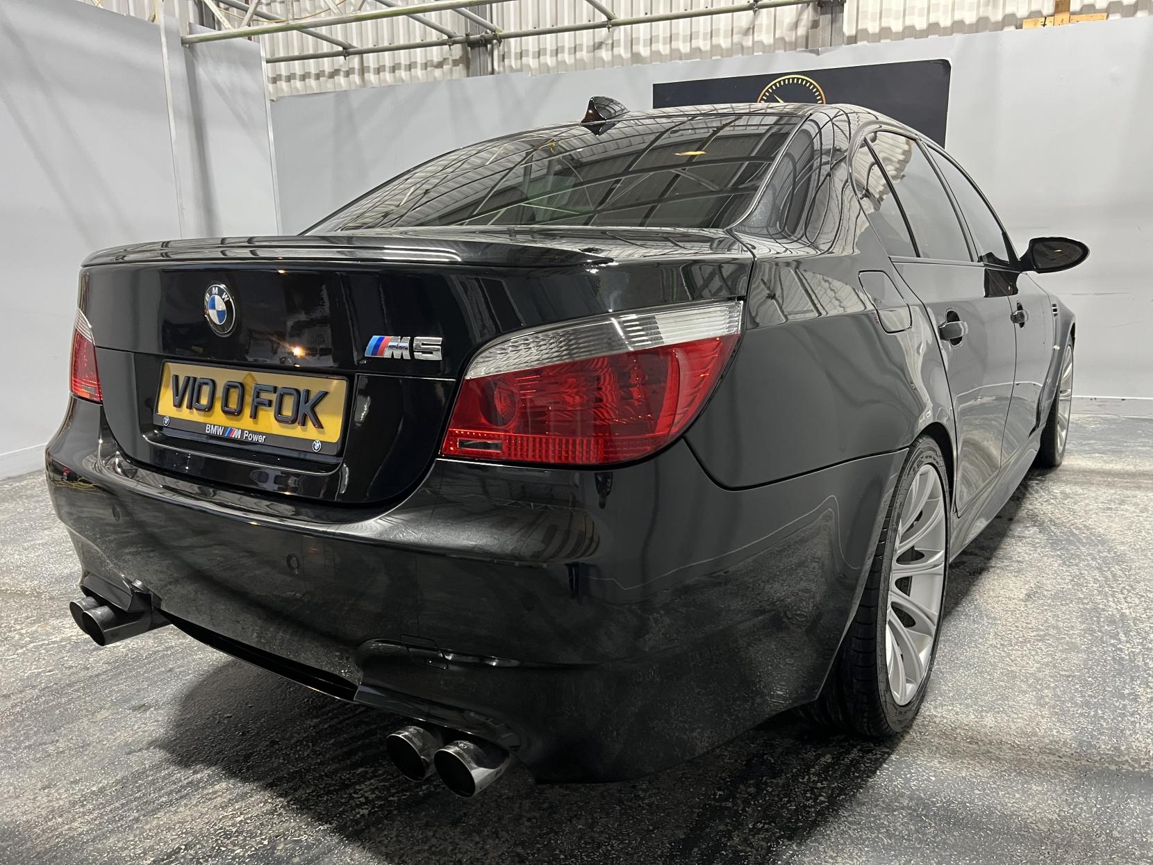 BMW M5 5.0 V10 Saloon 4dr Petrol SMG Euro 4 (507 ps)