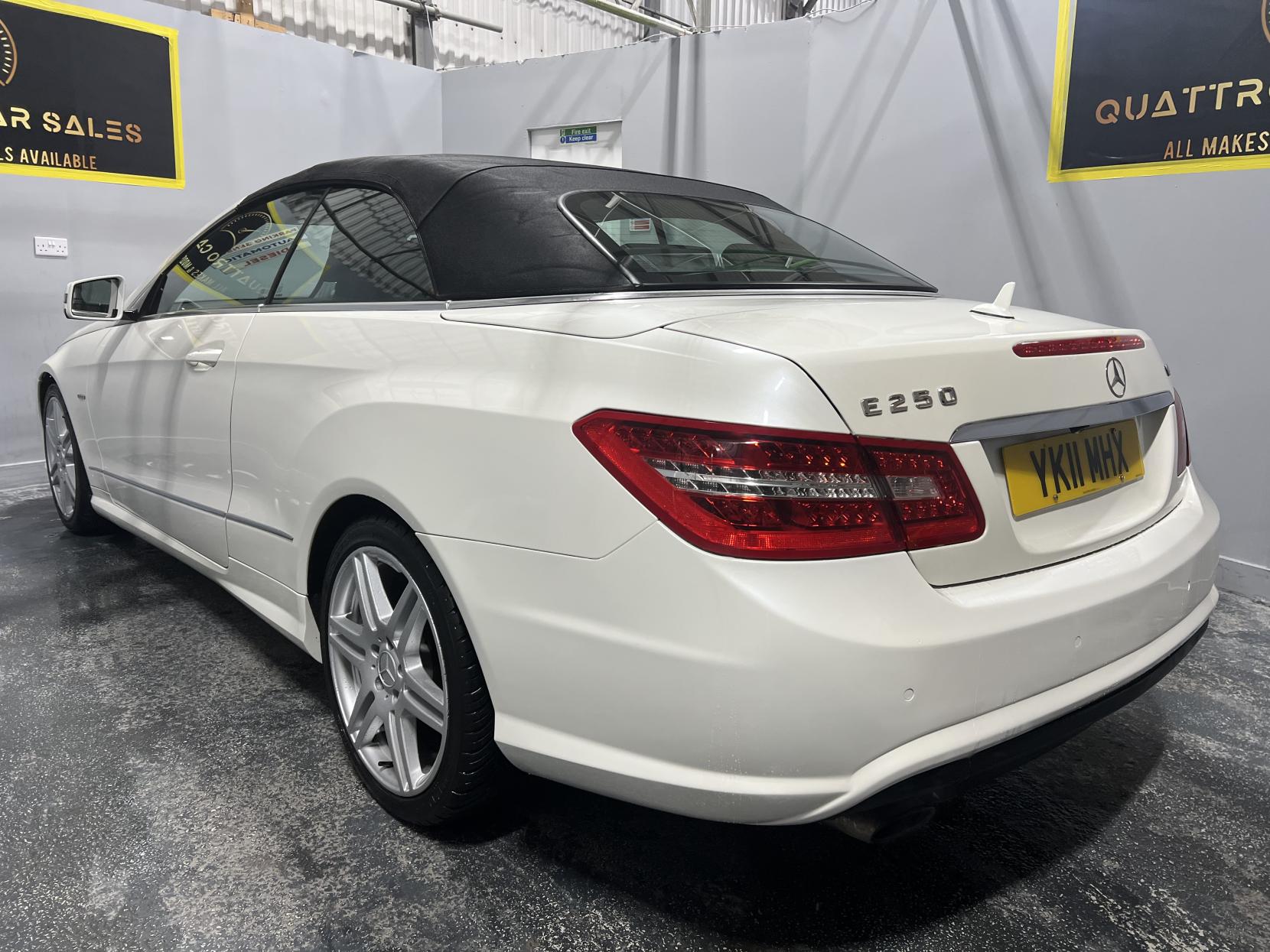 Mercedes-Benz E Class 1.8 E250 CGI BlueEfficiency Sport Cabriolet 2dr Petrol Tiptronic Euro 5 (204 ps)