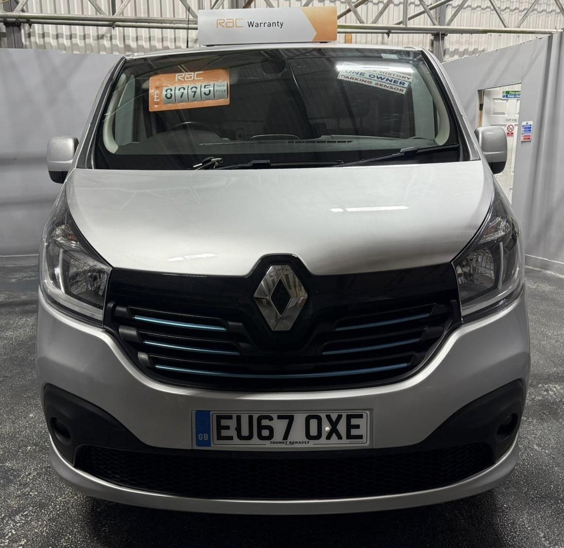 Renault Trafic 1.6 dCi 29 Sport Nav Panel Van 5dr Diesel Manual LWB Standard Roof Euro 6 (120 ps)